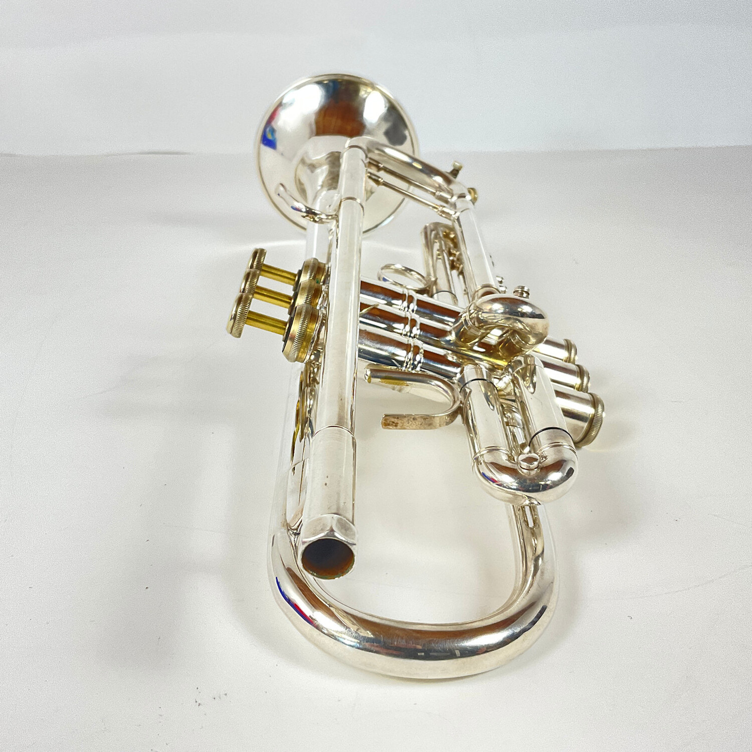 Used Bach 37 Bb Trumpet (SN: 601025) - Image 2