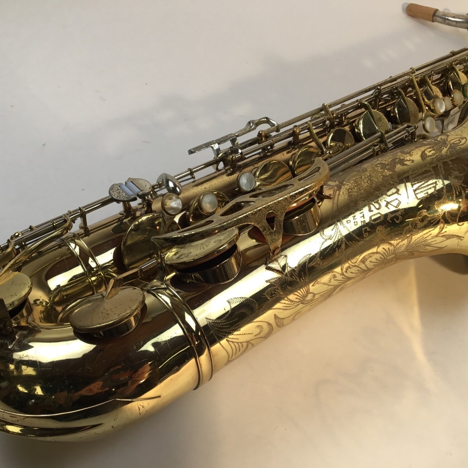 Used King Super 20 Tenor Saxophone (SN: 367113) - Image 2