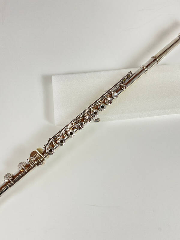 Used Yamaha YFL-581 Flute (SN:054176)